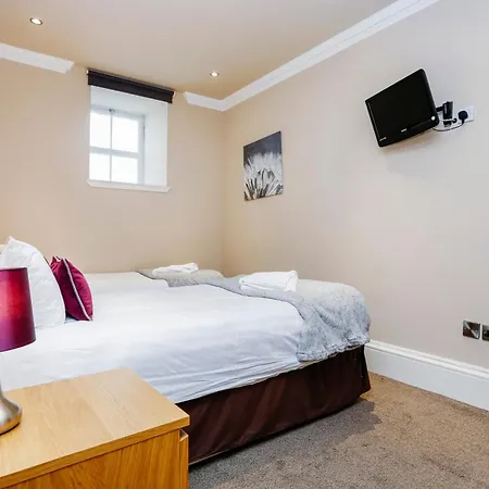 Large 3 Bed 3 Bath - New Town Edinburgh