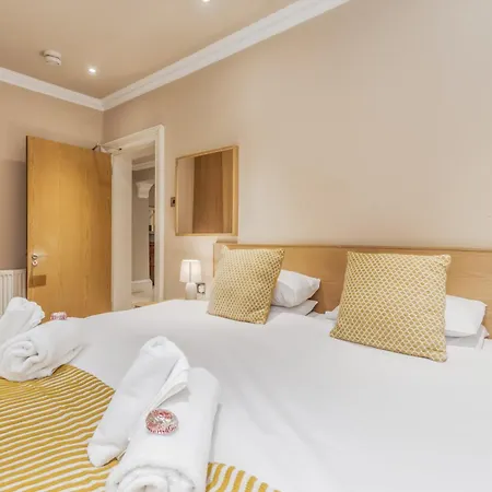 Διαμέρισμα Large 3 Bed 3 Bath - New Town *