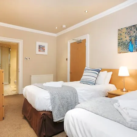 Large 3 Bed 3 Bath - New Town Edinburgh