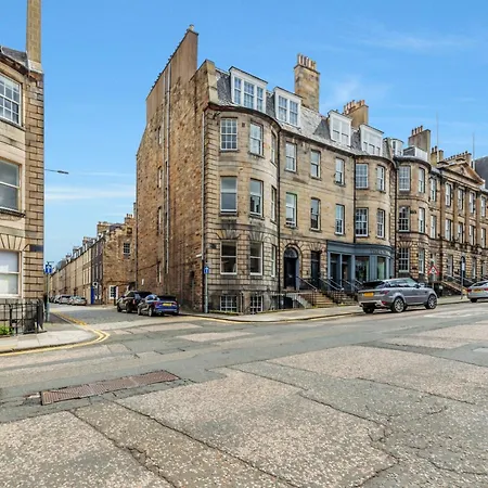 Daire Large 3 Bed 3 Bath - New Town Edinburgh