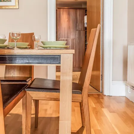 Large 3 Bed 3 Bath - New Town * Edinburgh