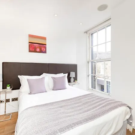 Joivy Chic 2-br Flats Near Castle Appartement Edinburgh