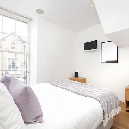 Joivy Chic 2-br Flats Near Castle Appartement Edinburgh