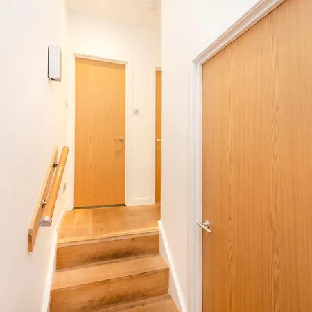 Joivy Chic 2-br Flats Near Castle Appartement