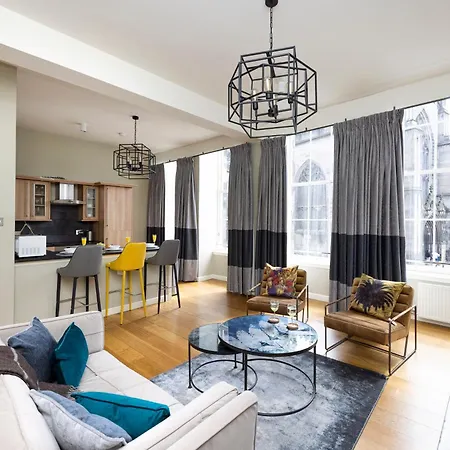 Royal Mile By Joivy *