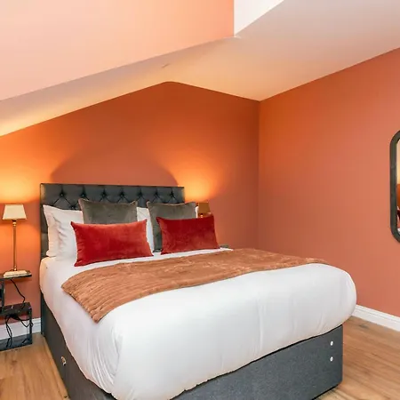 Dragon Luxury Serviced At Albyn Place *