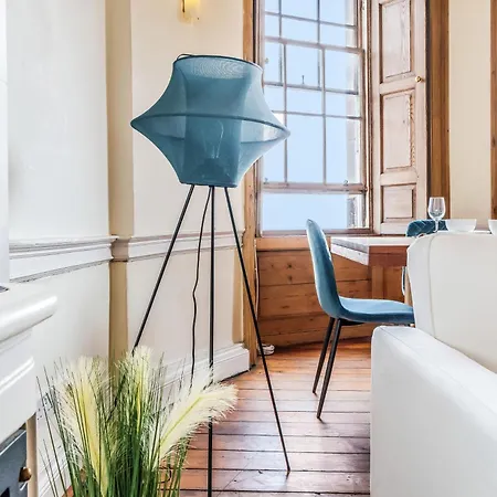 Apartment Large Super 3 Bed -princes Street, Parking