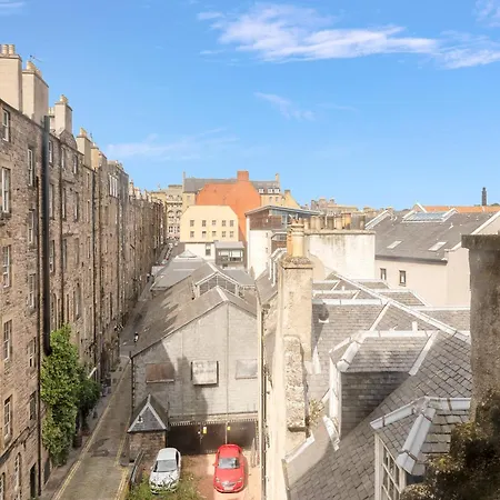 Gorgeous, Cozy 2br Royal Mile-old Town Апартаменты