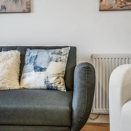 Cozy 2 Bed With Great View - Parking *