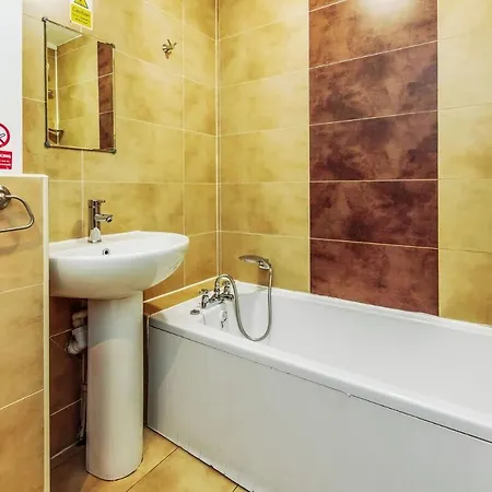 Lägenhet Cozy At Castle, Parking *