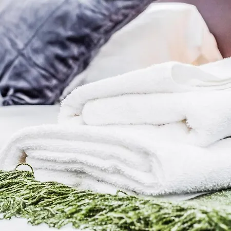 Lägenhet Cozy At Castle, Parking *