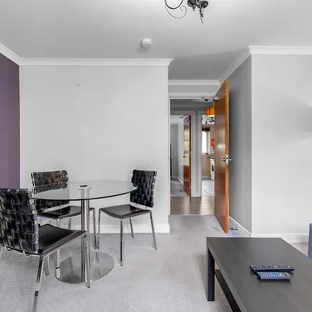 Comfy Place Off Royal Mile, With Parking Appartamento *