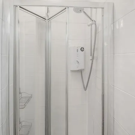 Cosy From Near Holyrood Palace *