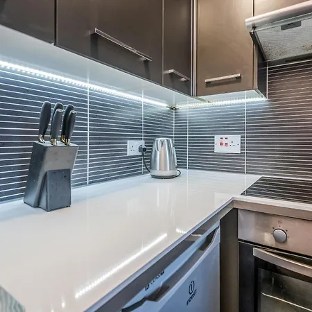 아파트 Cosy From Near Holyrood Palace 에든버러