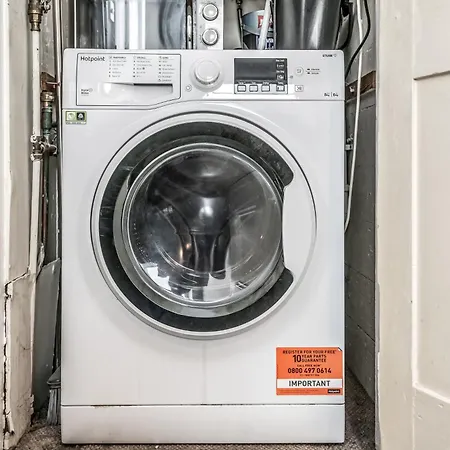 Cosy From Near Holyrood Palace