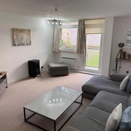 3 Bedroom Tranquil Ground Floor Flat In Merchiston アパート *