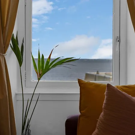 Free Parking, Centre, Lower Granton Abode