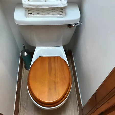 Stylish With Private Roof Terrace エディンバラ