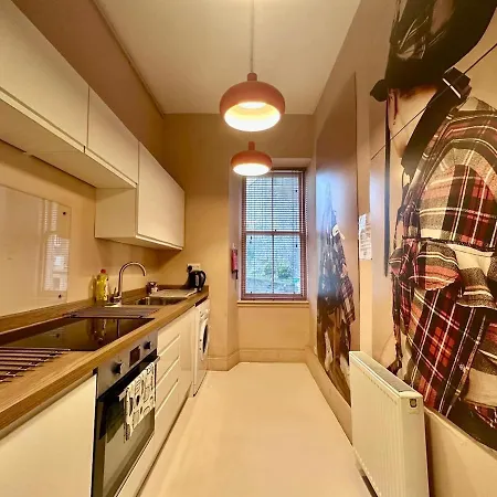 Unique Cozy Nest For 2, Old Town Edimburgo