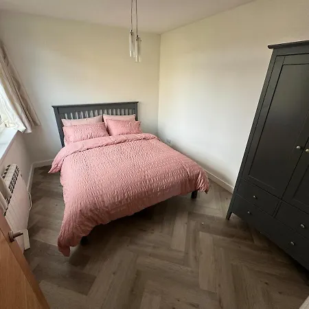 3 Bedroom Tranquil Ground Floor Flat In Merchiston アパート