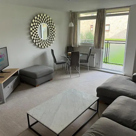 3 Bedroom Tranquil Ground Floor Flat In Merchiston アパート *