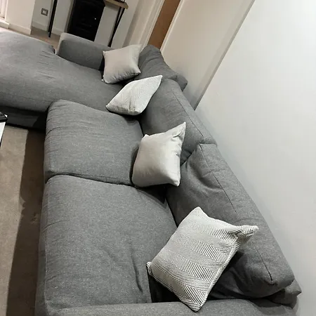 3 Bedroom Tranquil Ground Floor Flat In Merchiston アパート