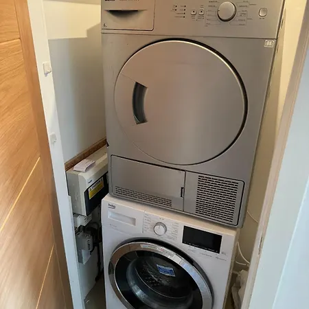 3 Bedroom Tranquil Ground Floor Flat In Merchiston アパート *