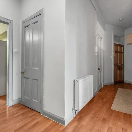 Central, Cozy 2br-1ba-haymarket - With Parking