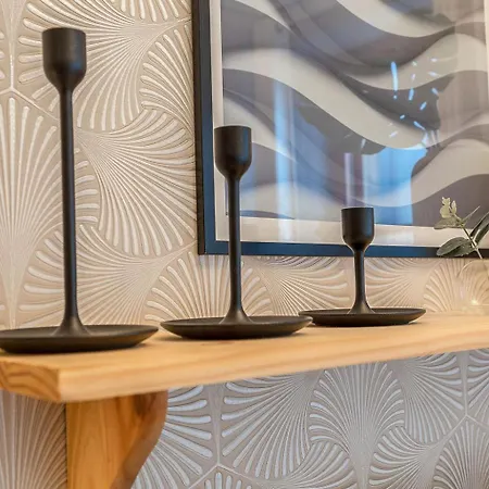 Central, Cozy 2br-1ba-haymarket - With Parking 公寓