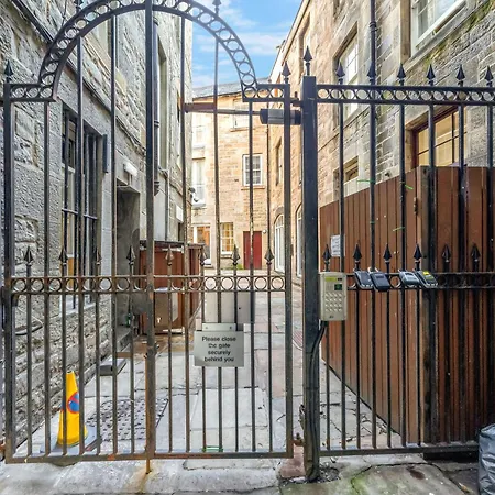 Beautiful Designer 2 Bed 2 Bath Old Town - Parking Appartamento Edimburgo