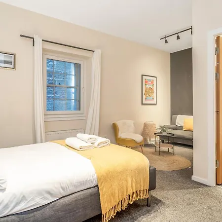 Beautiful Designer 2 Bed 2 Bath Old Town - Parking