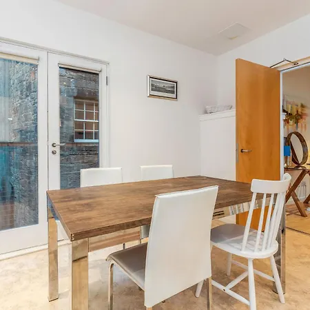 Beautiful Designer 2 Bed 2 Bath Old Town - Parking