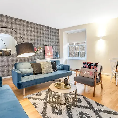 Beautiful Designer 2 Bed 2 Bath Old Town - Parking Apartmán