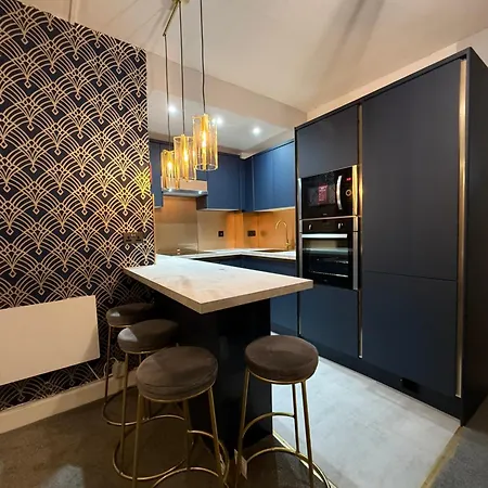 Two Bedroom Apartment-central Edinburgh-old Town-licensed