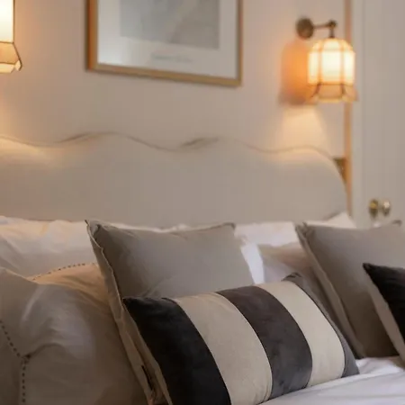 Luxury Mews In The Heart Of New Town