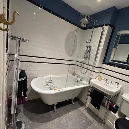 Stunning 2-bedroom Georgian Flat, Centre * Edynburg