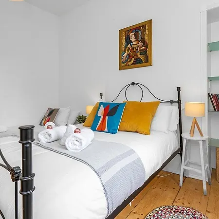 Gorgeous Centre Pad, 2 Bedrooms Apartment Edinburgh