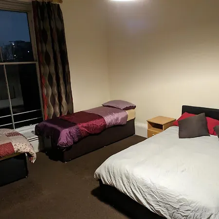 Lauriston Hotel *