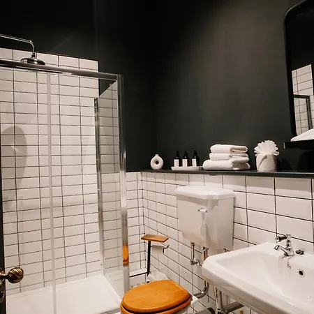 89 The Merchants- Chic By The House Of Danu 4* Edinburgh