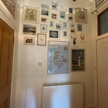 Quirky In The Heart Of Leith With Garden *