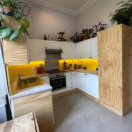 Quirky In The Heart Of Leith With Garden *