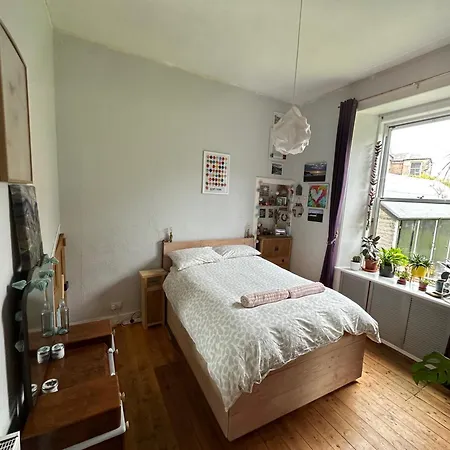 Quirky In The Heart Of Leith With Garden Apartment