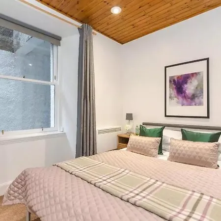 In Excellent Centre Location *