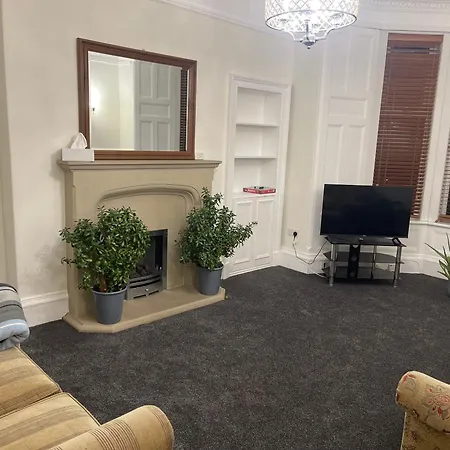 Victorian House 3 Bedrooms, 5 Guests *