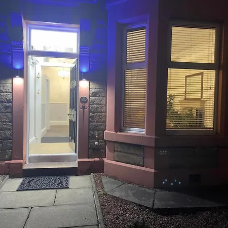 Victorian House 3 Bedrooms, 5 Guests