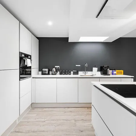 Righ - Luxury West End Artisan Daire