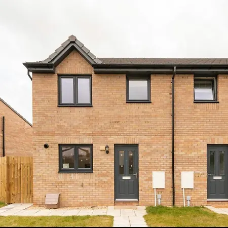 New Built 2022, 3 Bedroom Townhouse *