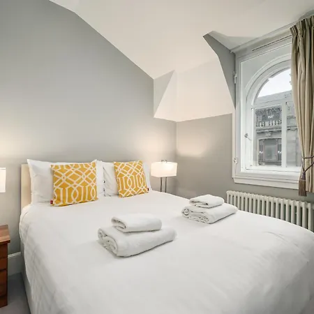 命运苏格兰 - 圣安德鲁广场公寓酒店 *