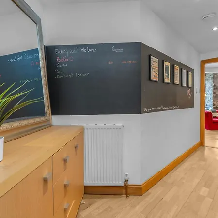 Old Town Romantic Getaway * Edinburgh