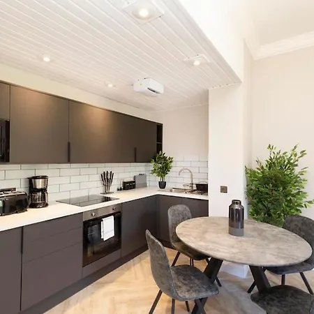 Apartment The Heart Of Old Town With Castle Views Edinburgh